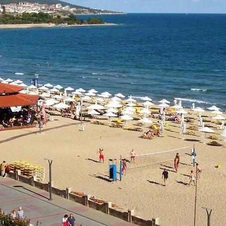Апартамент Luxury 4 Star Complex, Beach Front, Perfect Location Heart Of Sunny Beach *